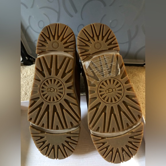 Ugg Women Classic Weather Mini - Picture 4 of 5